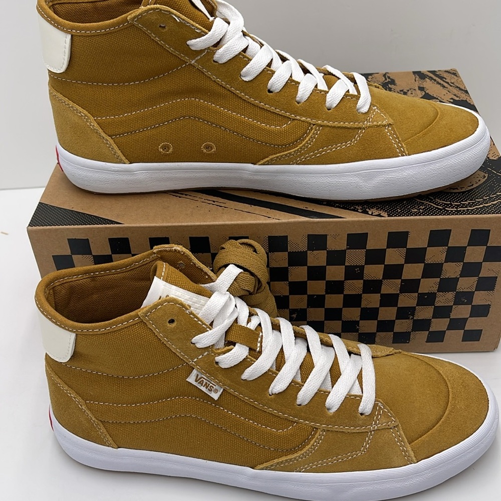 Vans WMNS High-Top Sneakers - Mustard White The Lizzie
Gold/White
VN0A4BX1GLW - Picture 2 of 16